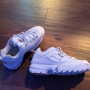 These are brand new size 11 white fila’s ( the other sold ones was cancelled)